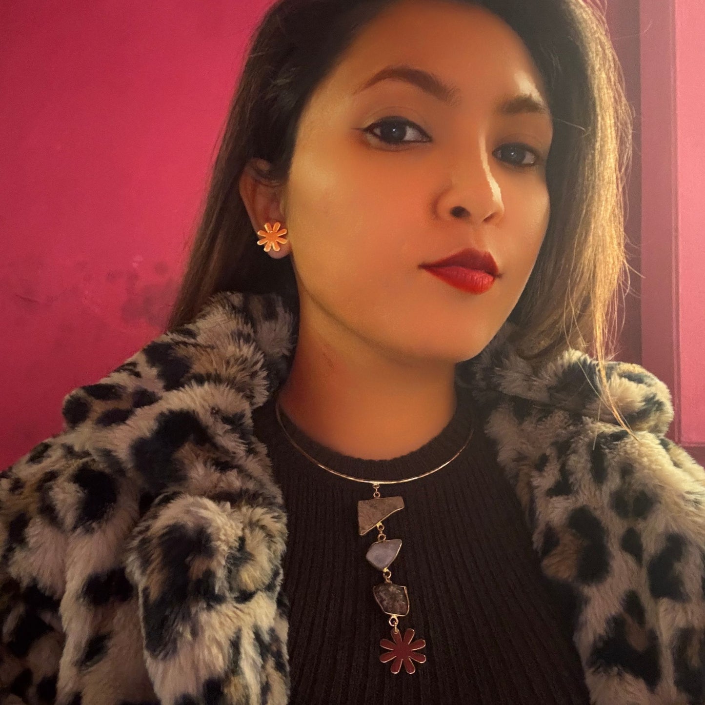 Meauiful’s Voguish Statement Pendant Necklace