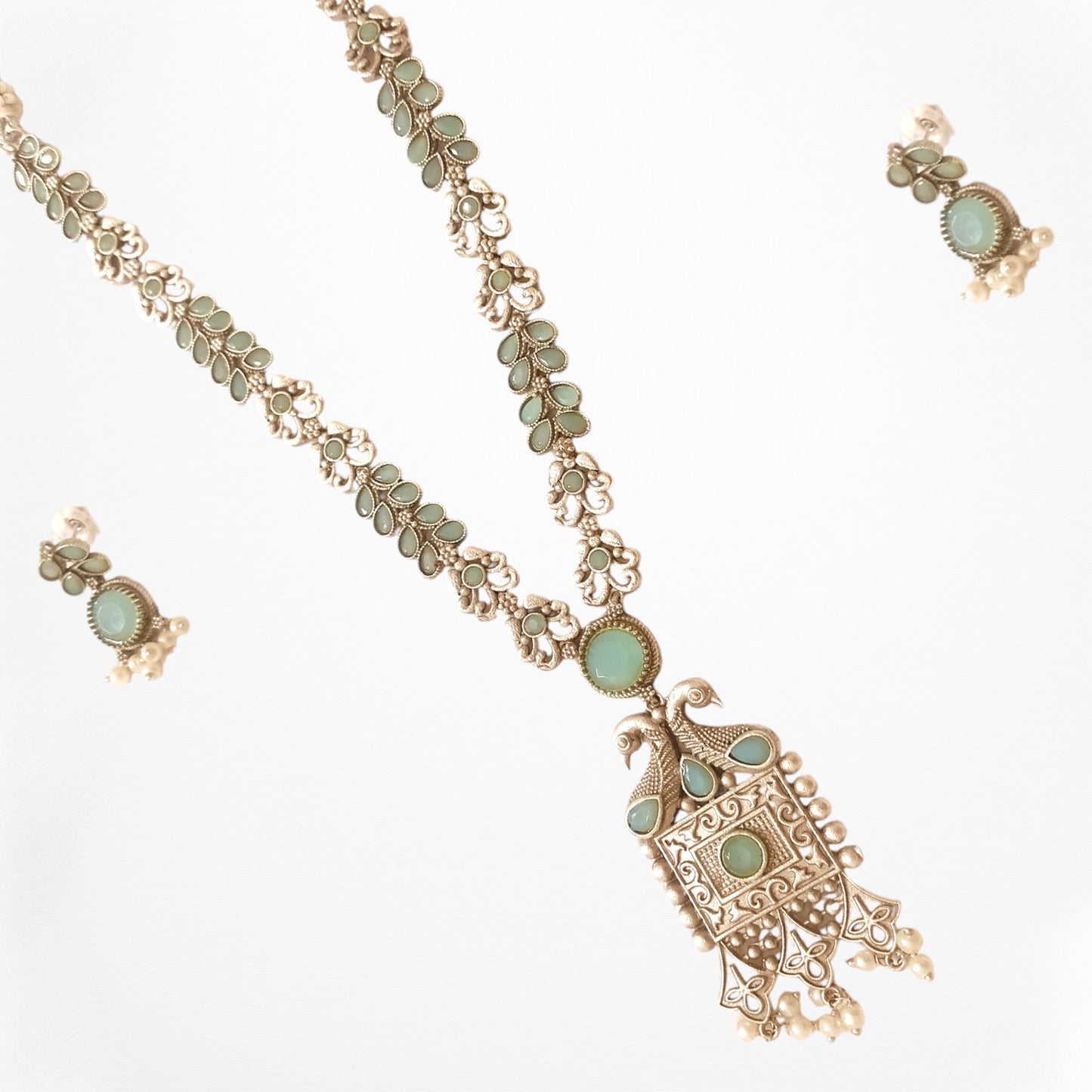 Oxidized-Jewelry-Set-With-Long-Fashionable-Chain-And-Pendant