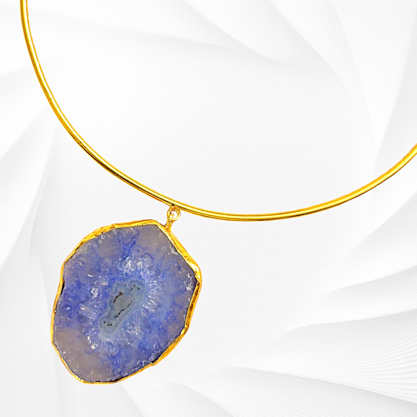 Big-Bold-Chunky-Necklace-In-Brass-Material