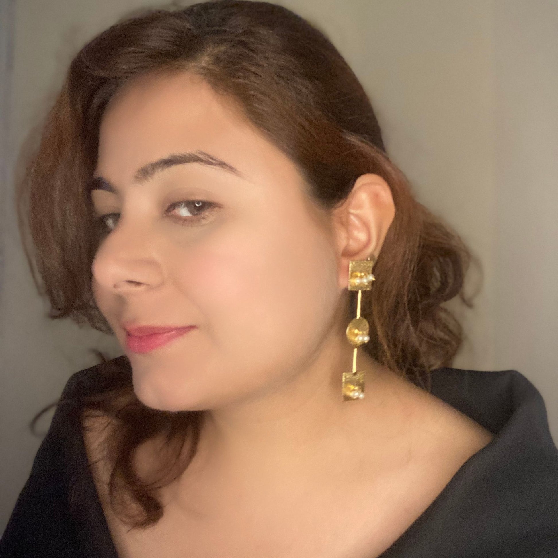 Lightweight-Stylish-Earrings-With-Black-Dress