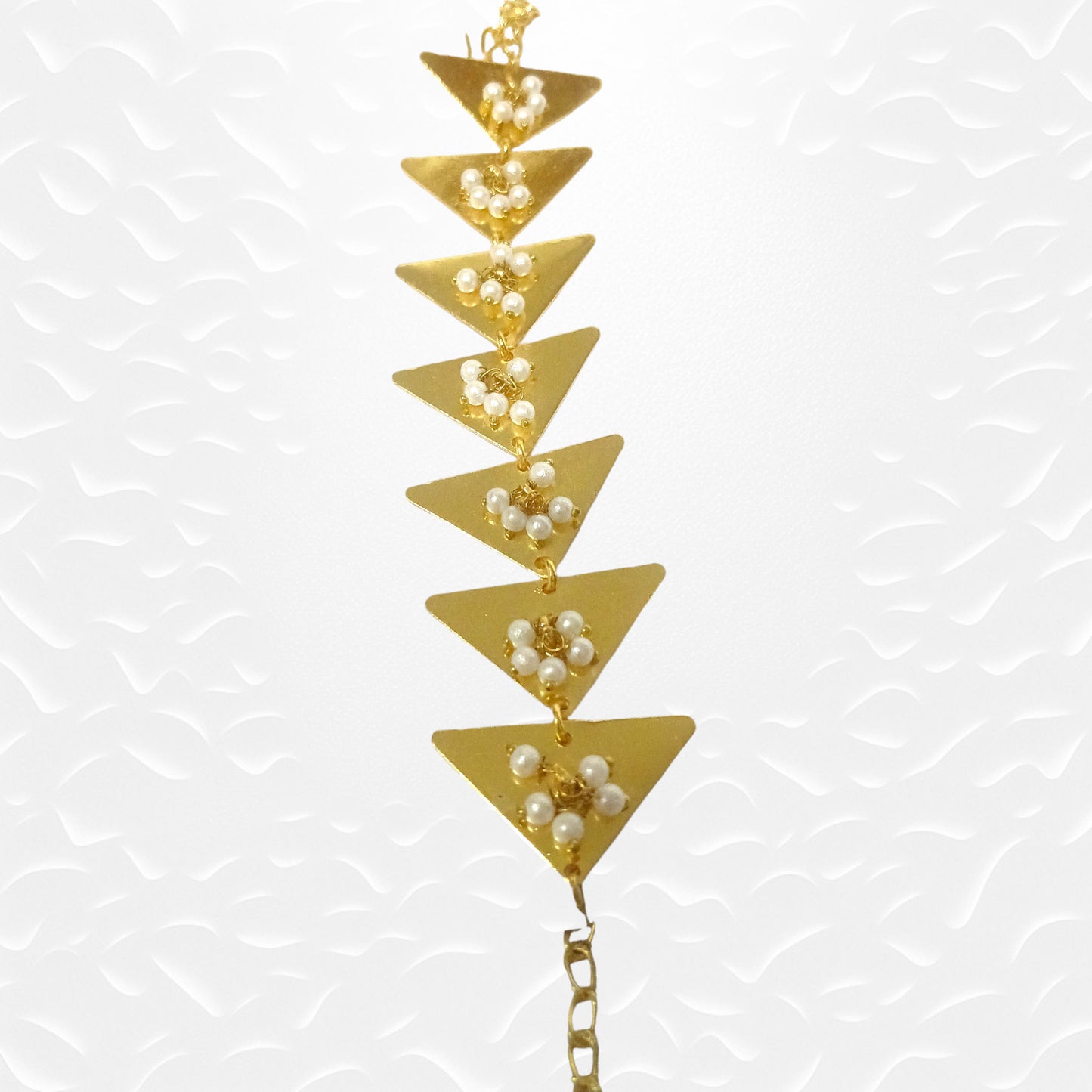 Gold-Statement-Bracelet-In-Chain-Style-To-Adorn-Wrist