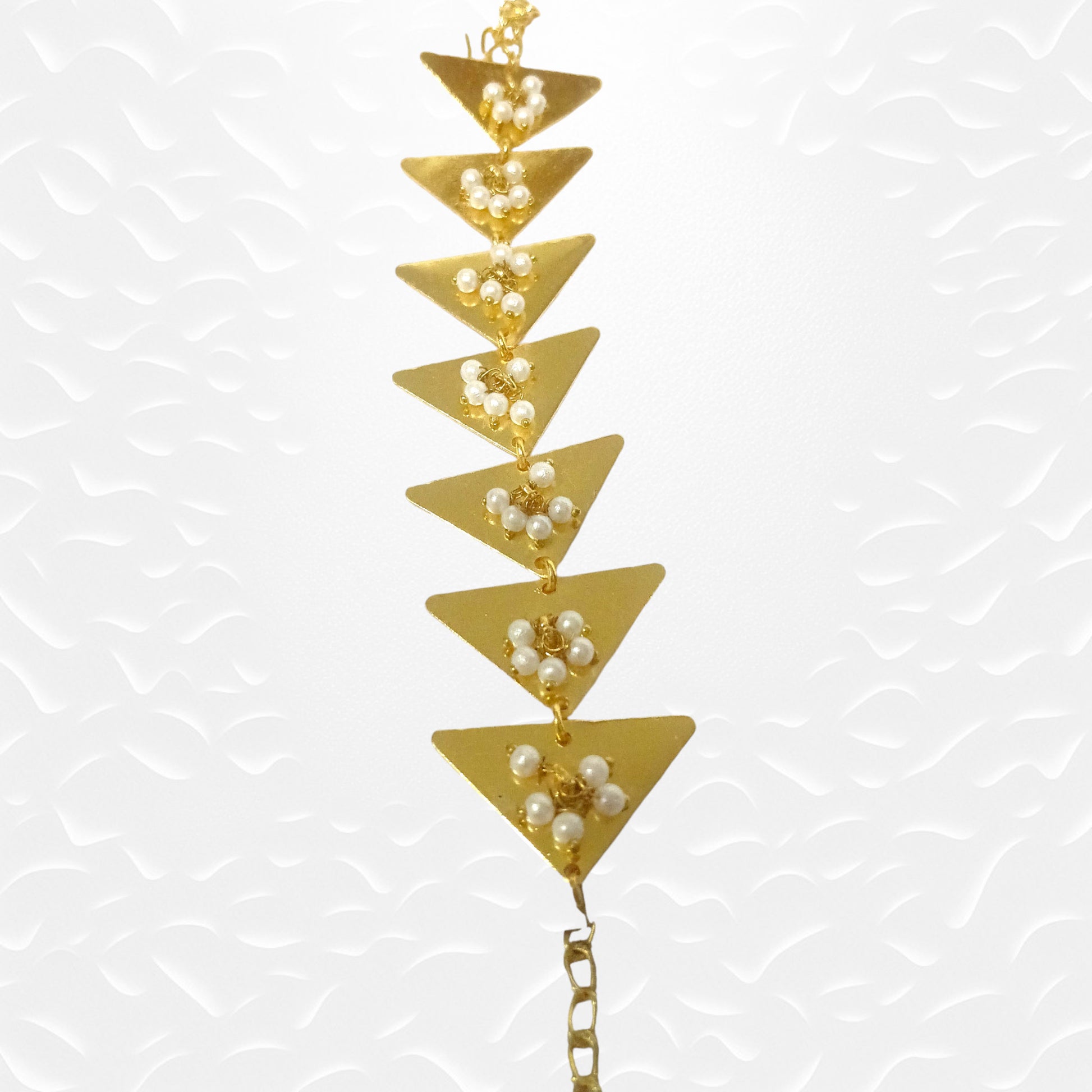 Gold-Statement-Bracelet-In-Chain-Style-To-Adorn-Wrist