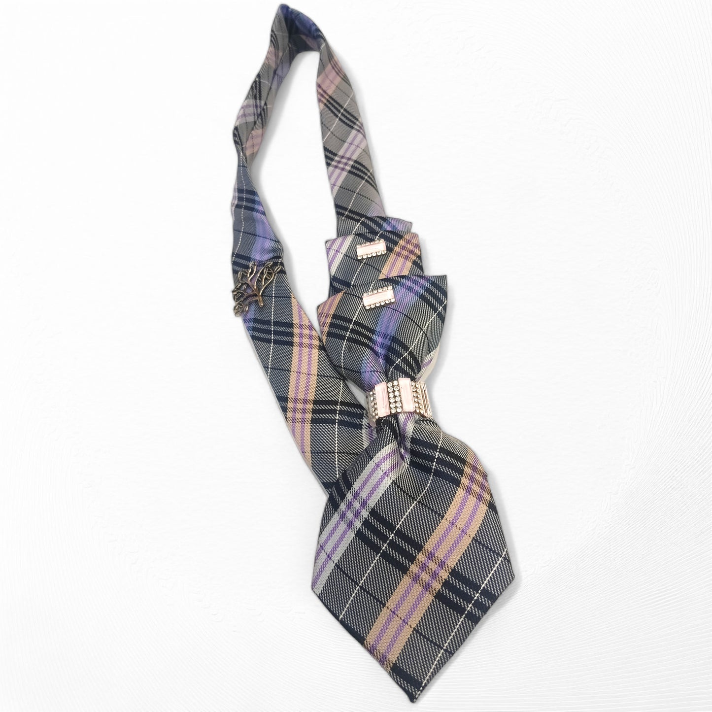 Meauiful’s Elegant Checkered Necktie Necklace