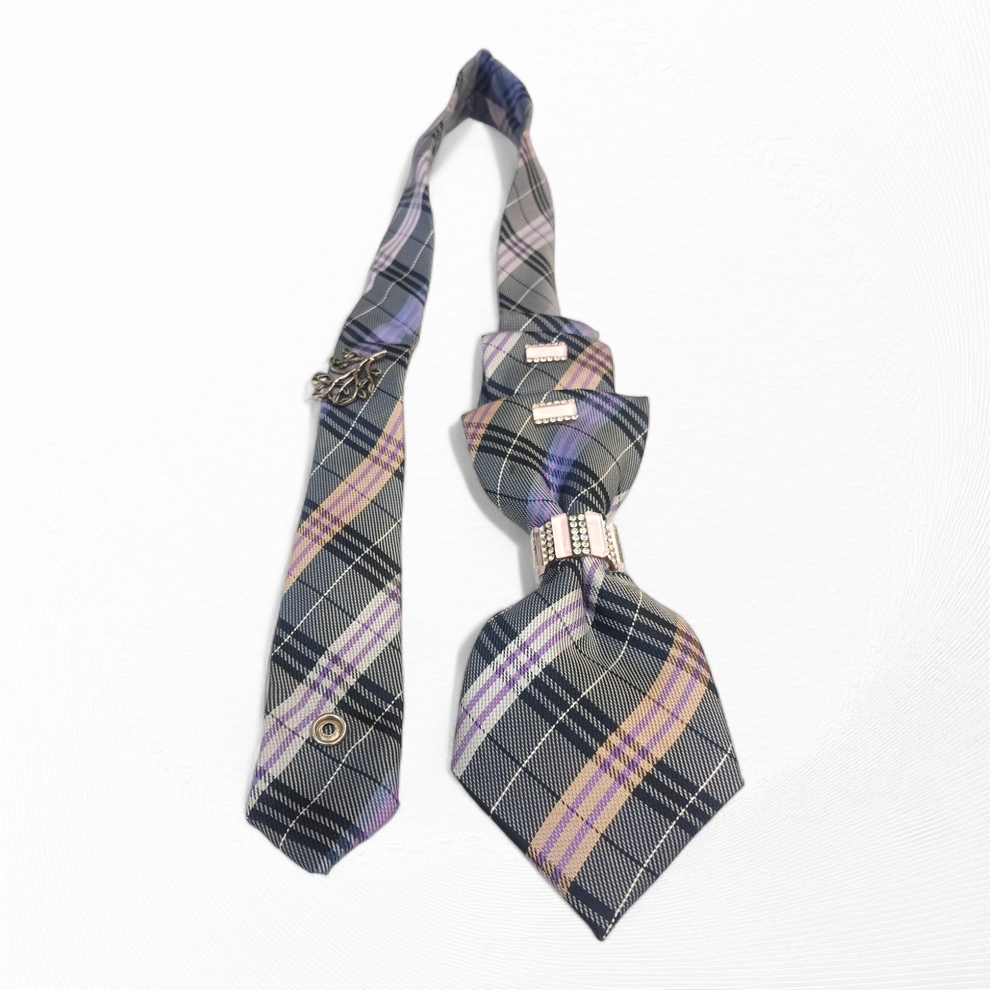 Meauiful’s Elegant Checkered Necktie Necklace