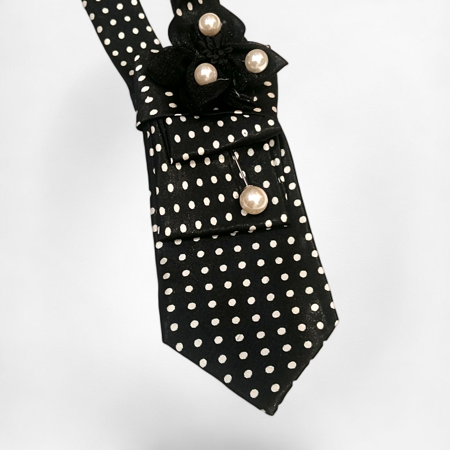 Meauiful’s Voguish Polka Dot Necktie Necklace