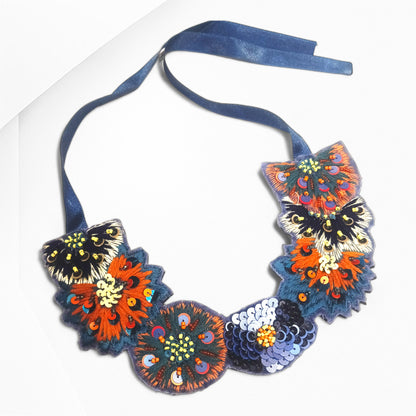 Meauiful’s Lively Floral Bib Style Necklace