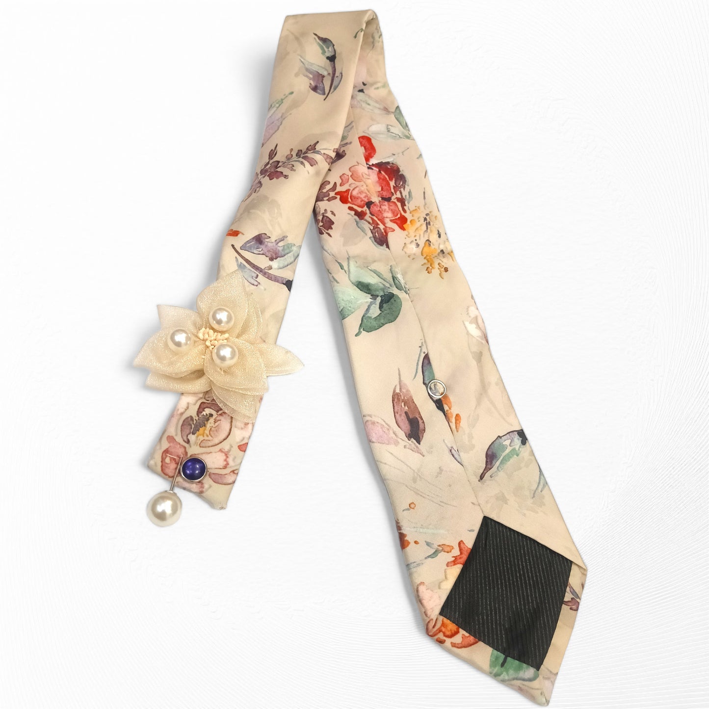 Meauiful’s Cream Exquisite Necktie Necklace