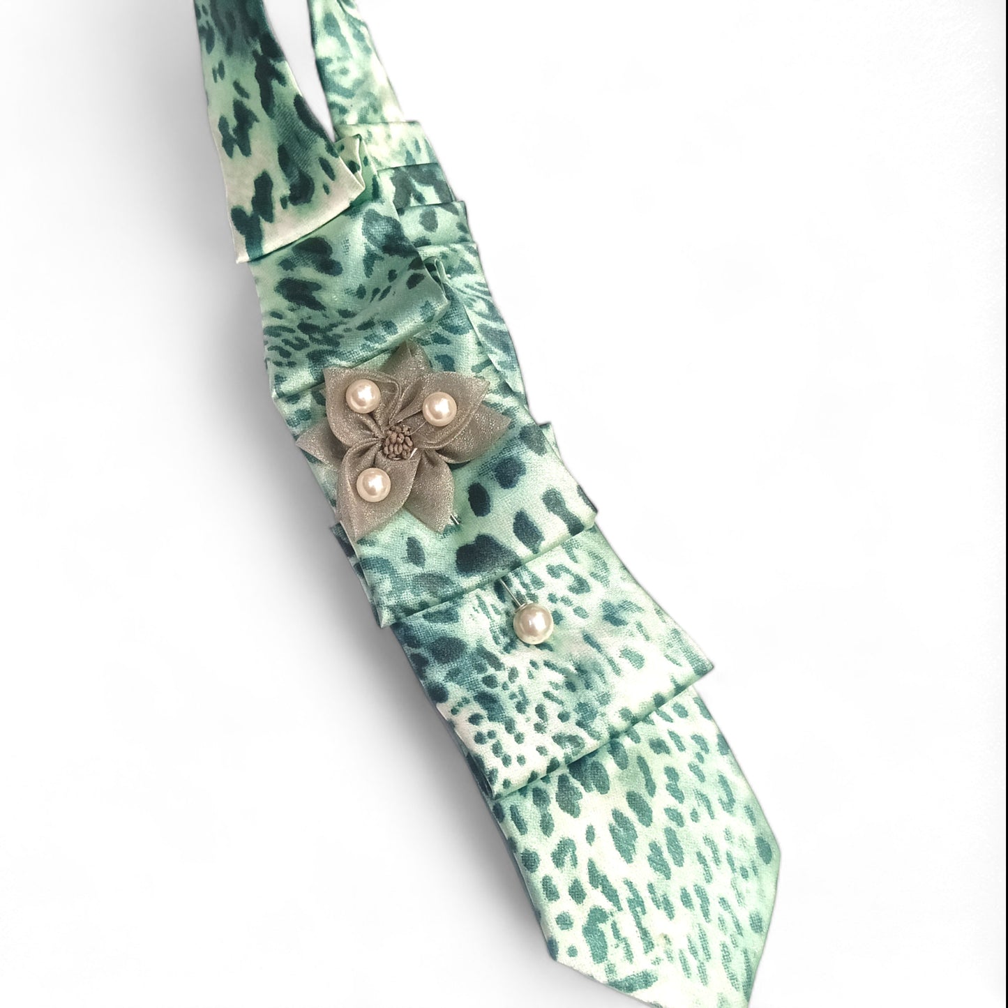 Meauiful’s Green Animal Print Necktie Necklace