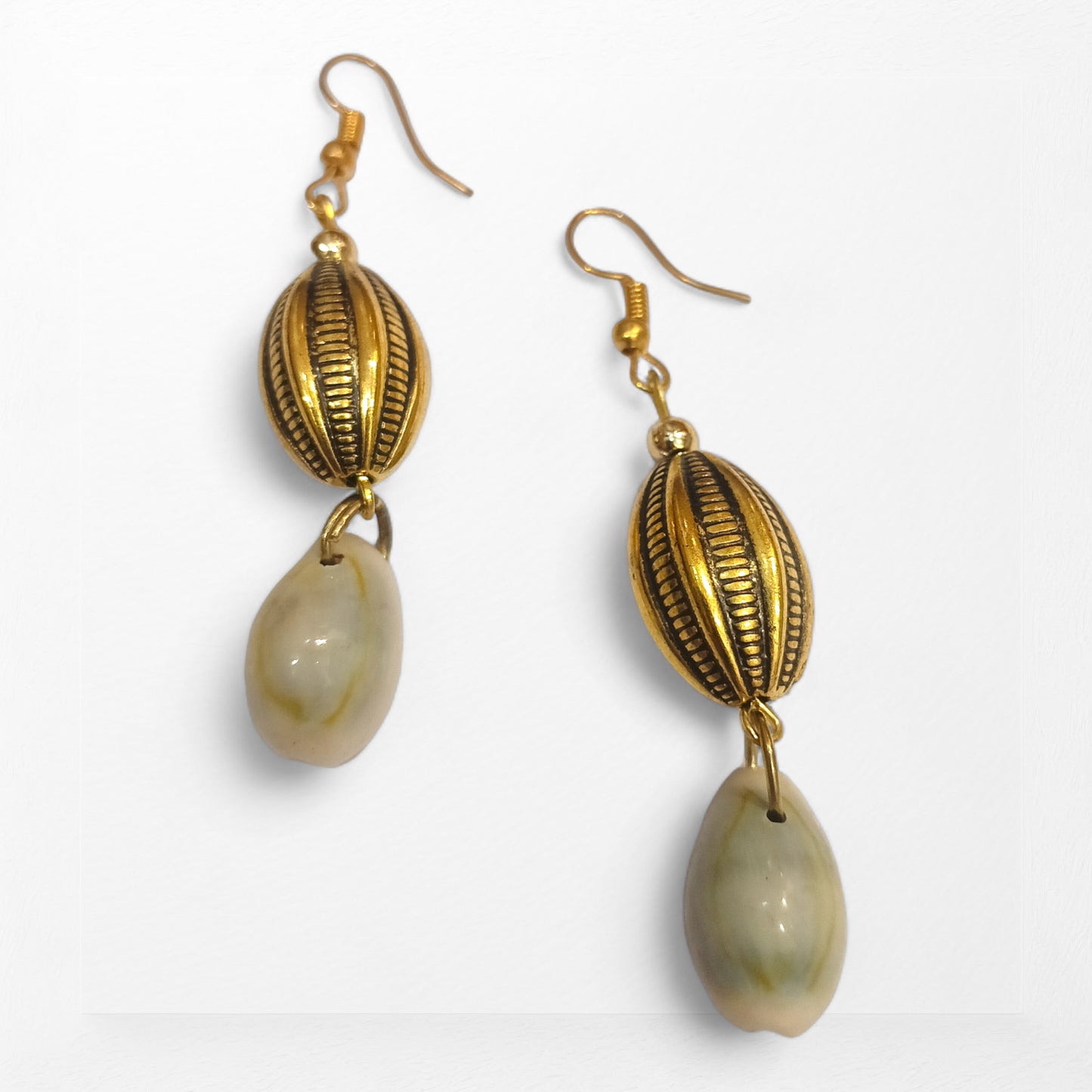 Meauiful’s Cowrie Shell Boho Gold Necklace