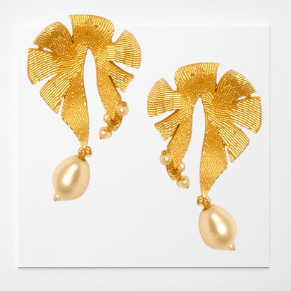 Meauiful's Leave Statement Earrings with Pearl