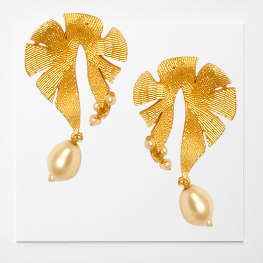 Meauiful's Leave Statement Earrings with Pearl