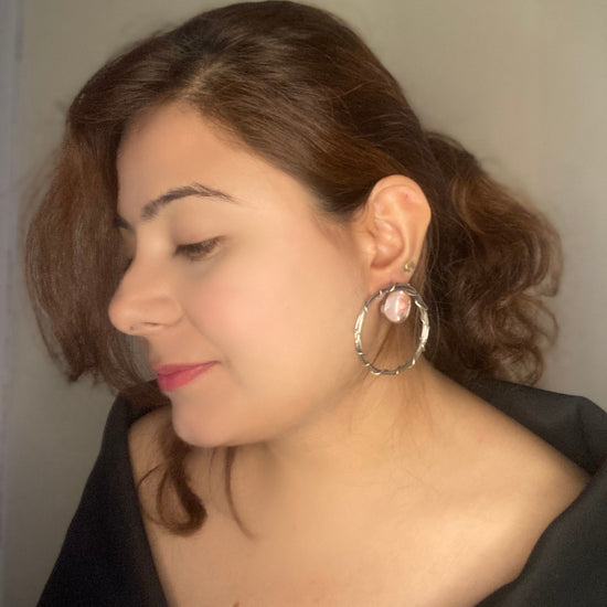 Watch-How-To-Style-Silver-Hoop-Earrings-for-A-Dazzling-Look