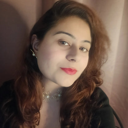 Styling-Gold-Statement-Necklace-With-Floral-Earrings